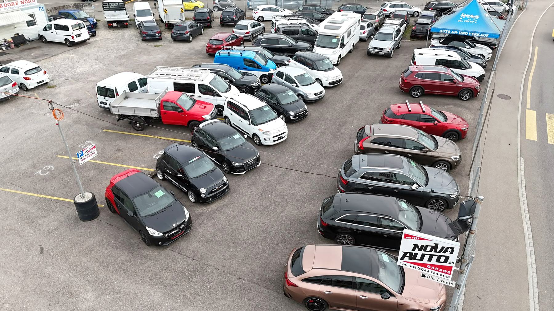Ausstellungsplatz von Nova Auto an der Birmensdorferstrasse 25 in Zürich-Urdorf